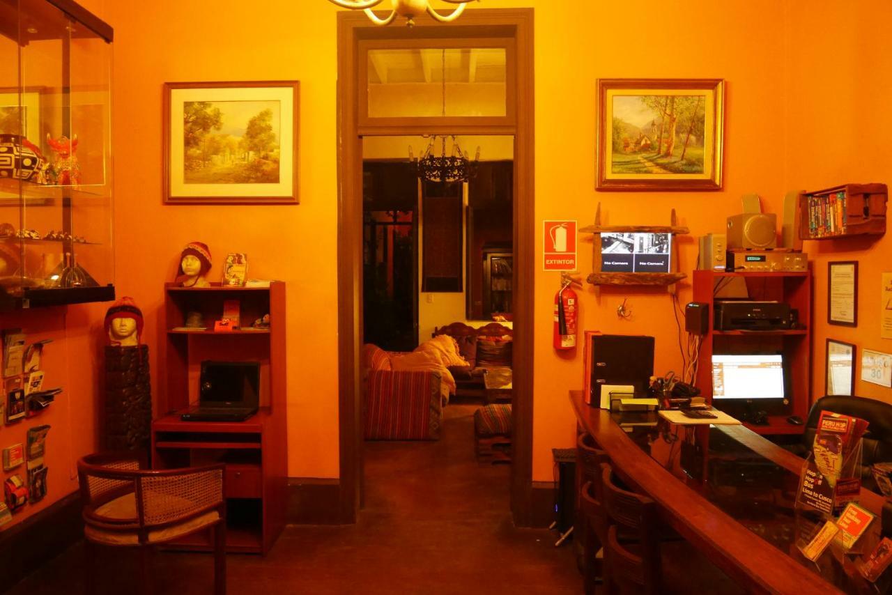 Kaclla, The Healing Dog Hostal Lima